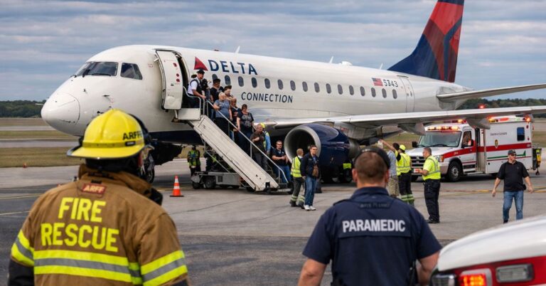 Delta Connection DL3543 emergency landing